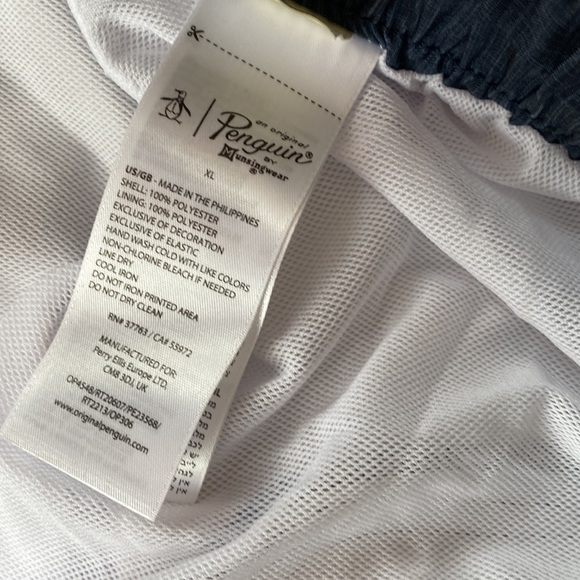 Penguin men’s swim suit size XL. Blue with white stripe “original” with liner. - Picture 3 of 6